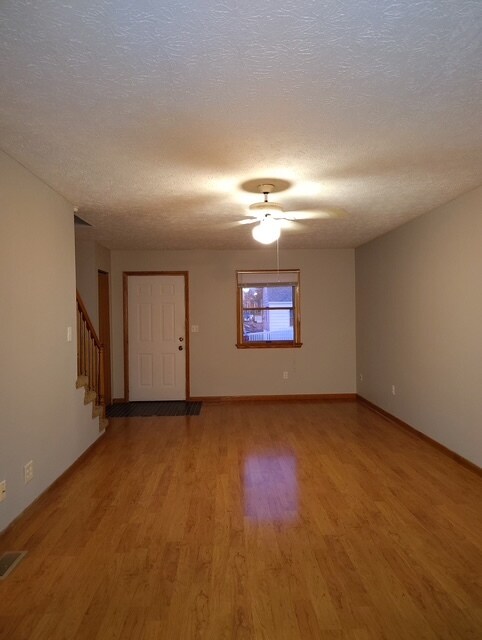 Building Photo - 1023 West Dr