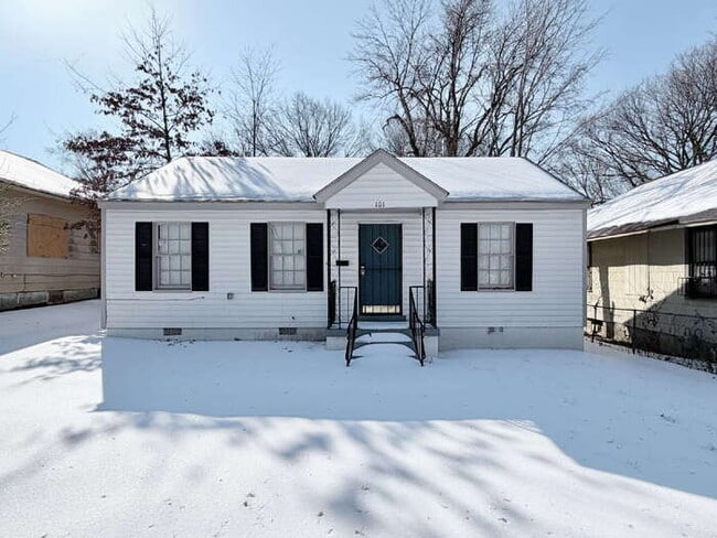 Building Photo - 101 E Davant Ave