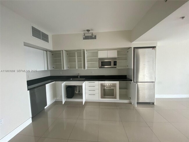 Building Photo - 92 SW 3rd St