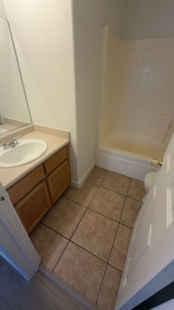 Building Photo - 1286 Capital Gains Dr