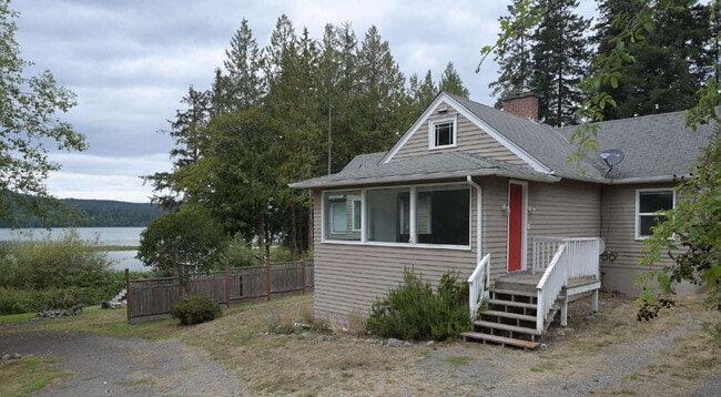 Primary Photo - 2 bed 1.5 bath in Blyn