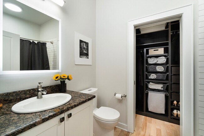 Building Photo - Poinsett Corners / Unit 110