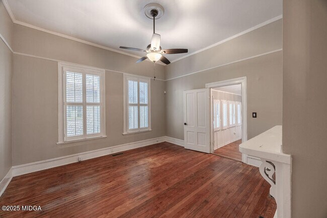 Building Photo - 926 Rose Park