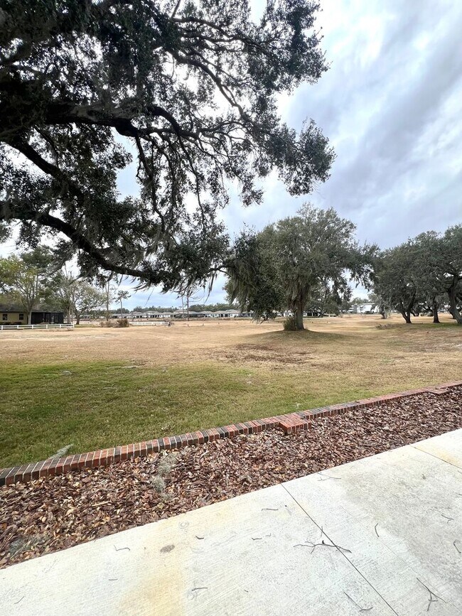 Building Photo - Hidden gem in Silver Oaks