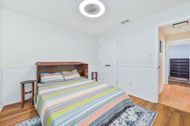 Building Photo - AVAILABLE June 1 - Single Family Pool Home in the Heart of Three Oaks
