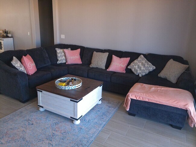 Building Photo - Beautiful Brand-New Home for Rent in Viewpoint Estates Winter Rental