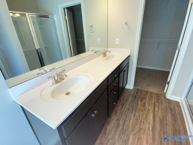 Building Photo - 609 Willow Crest Ln SW