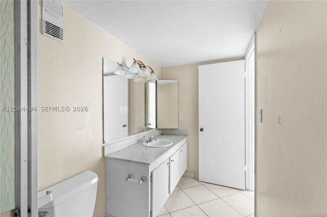 Building Photo - 1200 NE Miami Gardens Dr