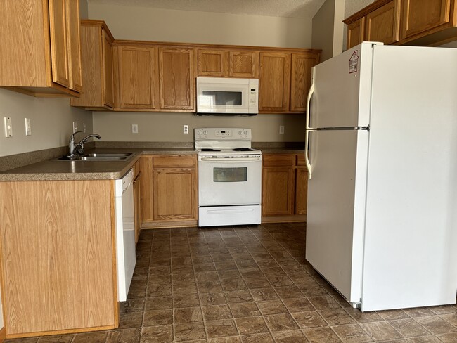 Building Photo - 1349 Willow Trail