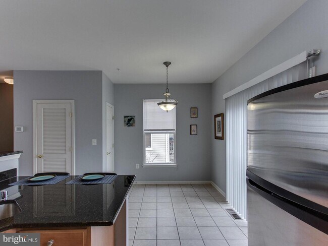 Building Photo - 152 Moore Dr