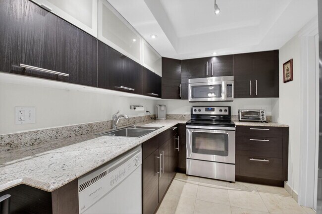Building Photo - 6815 Willow Wood Dr