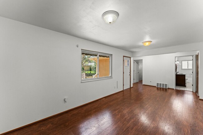 Building Photo - 4025 N Carefree Cir