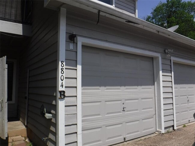 Building Photo - 8804 Schick Rd
