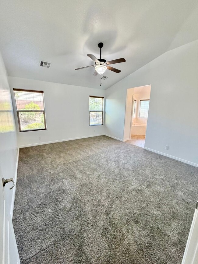 Building Photo - Beautiful Riverstone Home!!