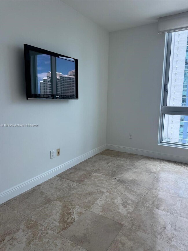 Building Photo - 300 S Biscayne Blvd