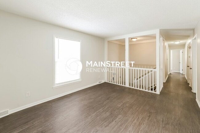 Building Photo - 3 Bedroom Pet-Friendly Home in KANSAS CITY, MO with Main Street Renewal