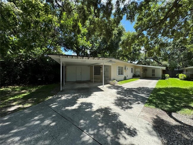 Building Photo - 1307 N Fern Creek Ave