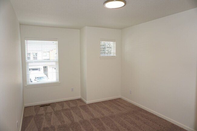 Building Photo - 11404 NE 127th Ct