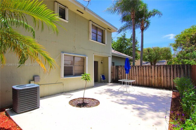 Building Photo - 9657 SW 152nd Ave