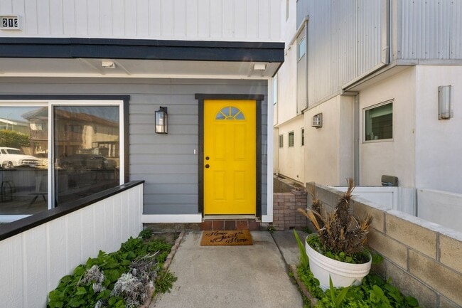 Building Photo - 212 Orange St