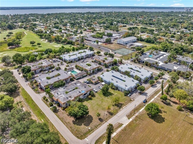 Building Photo - 1830 Maravilla Ave