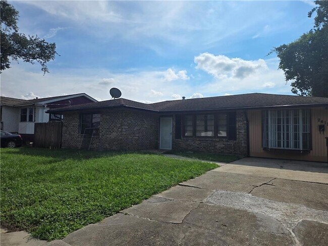 Primary Photo - 2411 Lauradale Dr