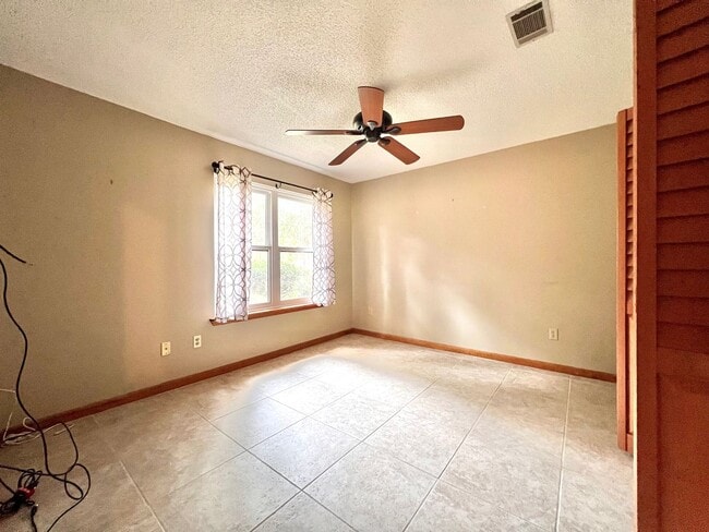 Building Photo - Fabulous house in Avondale on the East sid...