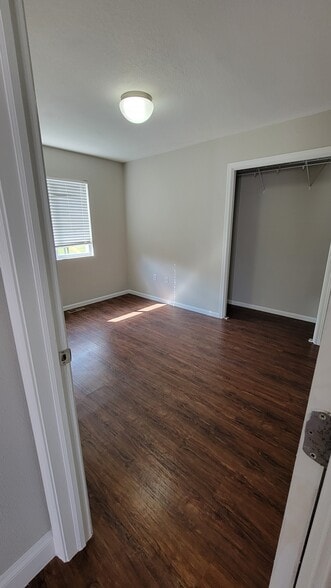 Building Photo - 1708 Apple Ln