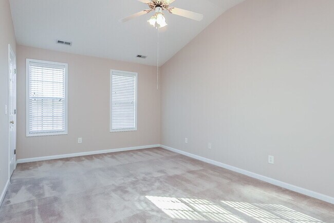 Building Photo - 1004 Open Field Dr