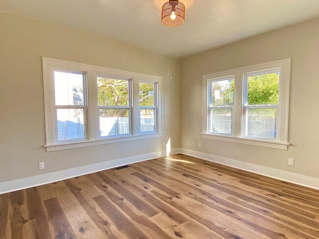 Building Photo - Great 2 Bed, 1 Bath Home in OKC!