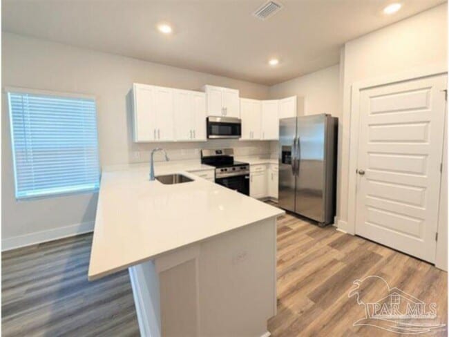 Building Photo - 9907 Starling Dr