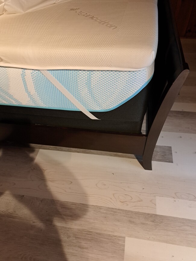 Building Photo - 1065 Mountain View St