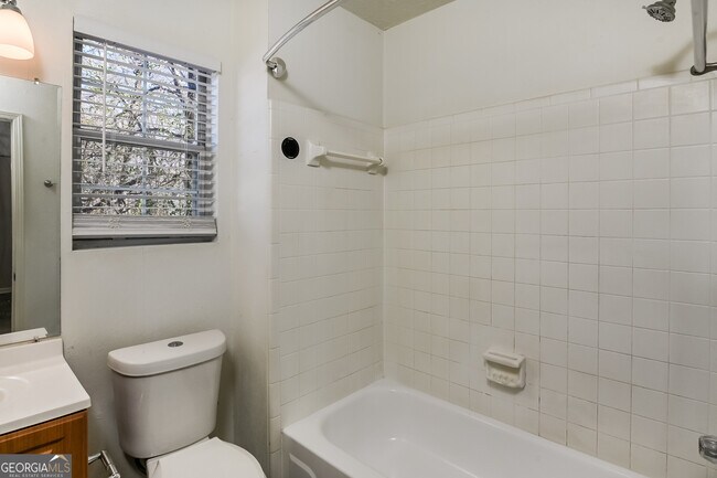 Building Photo - 5895 Brookside Dr SE