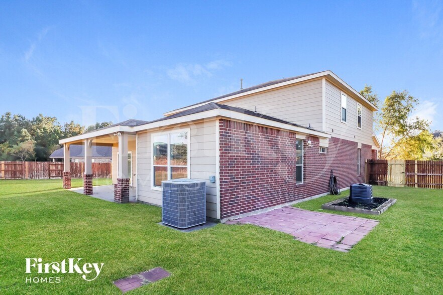 Building Photo - 16302 Stable Manor Ln