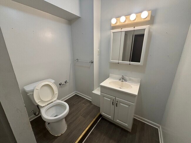 Building Photo - 2 Bedrooms Plus Den