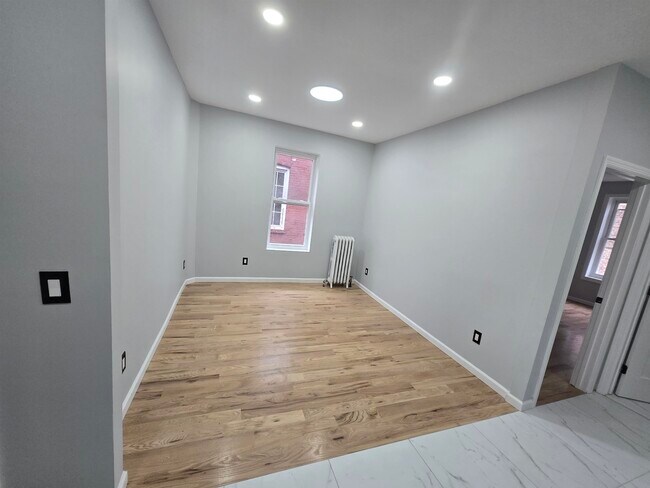 Building Photo - 236 Fulton Ave