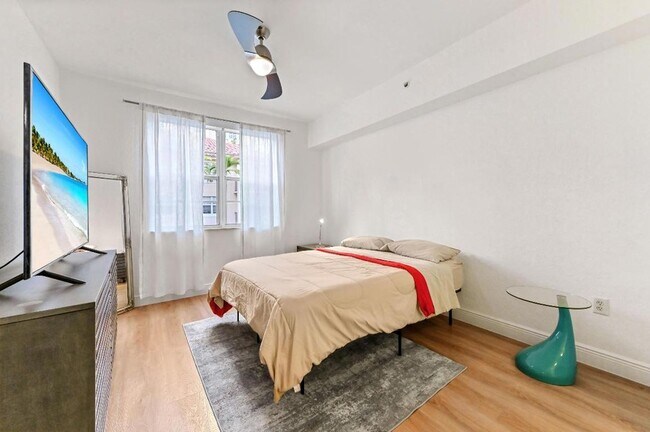 Building Photo - 1803 N Flagler Dr