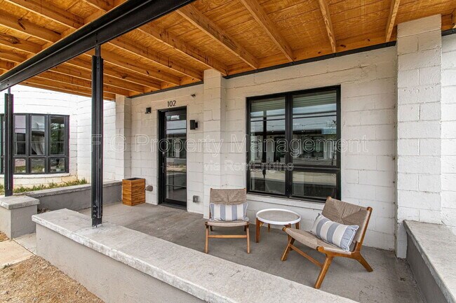 Building Photo - 3415 N Broadway