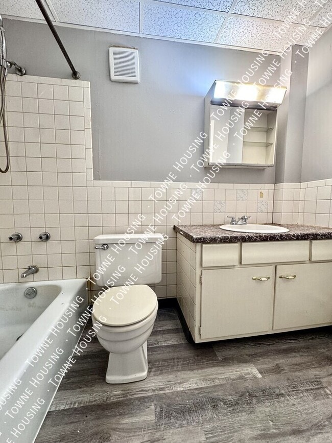 Building Photo - 70 Harvey Ave