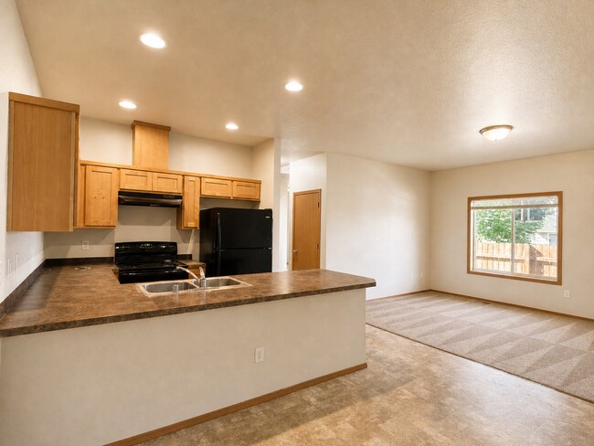Building Photo - 4825 Northeast 124th Ct.