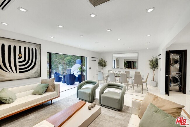 Building Photo - 11364 Sunset Blvd