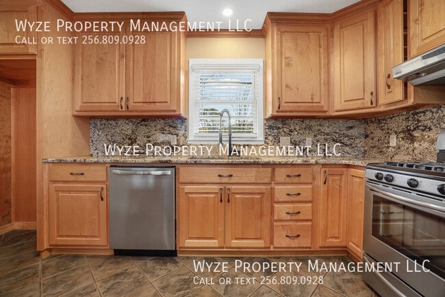 Building Photo - 2105 Manassas Dr SW