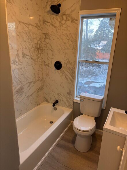 Building Photo - 78 E Broad St