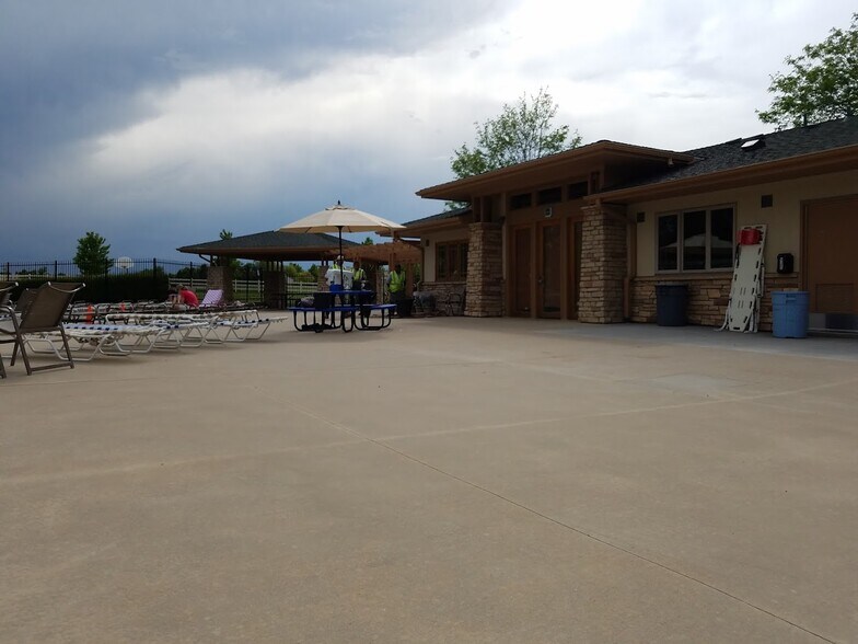 Pool and clubhouse - 4590 Elizabeth Ln