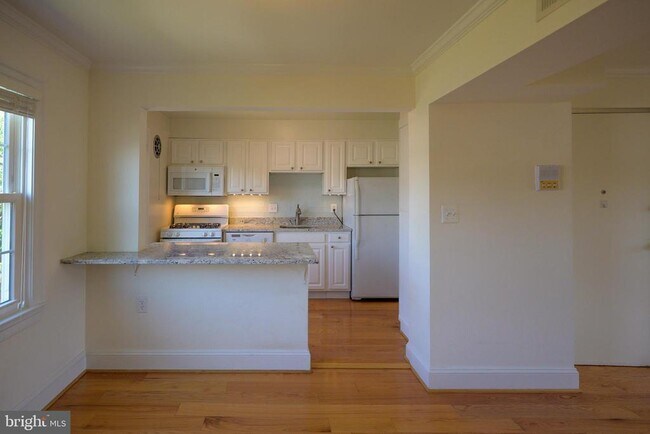 Building Photo - 6609 10th St