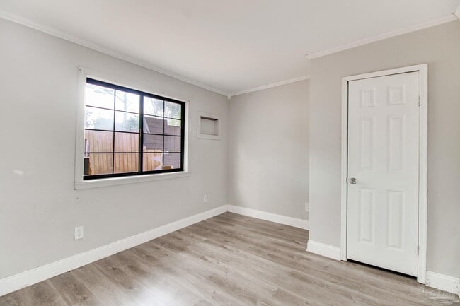 Building Photo - 3711 Tom Ln Dr