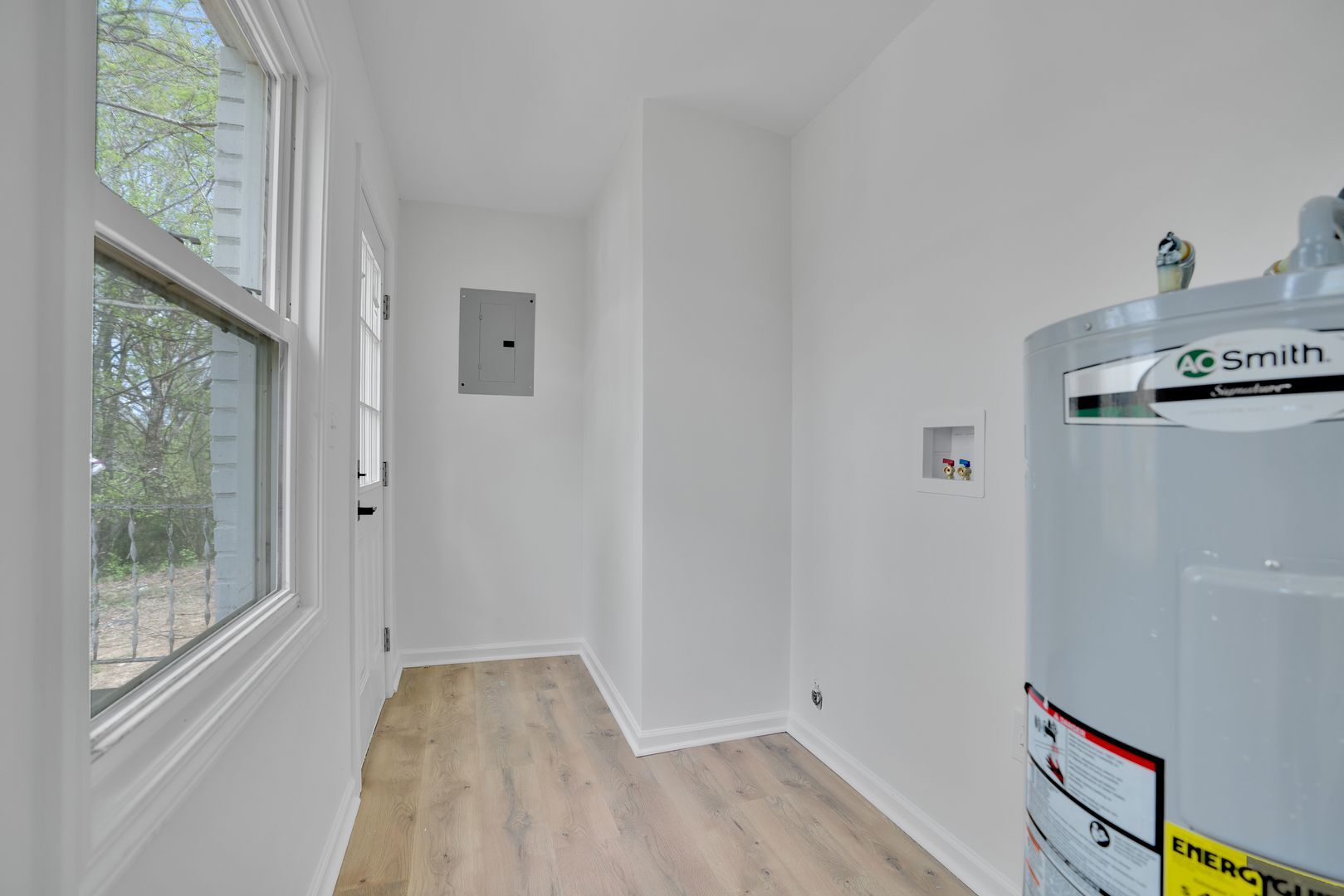 Building Photo - 1857 Memorial Dr