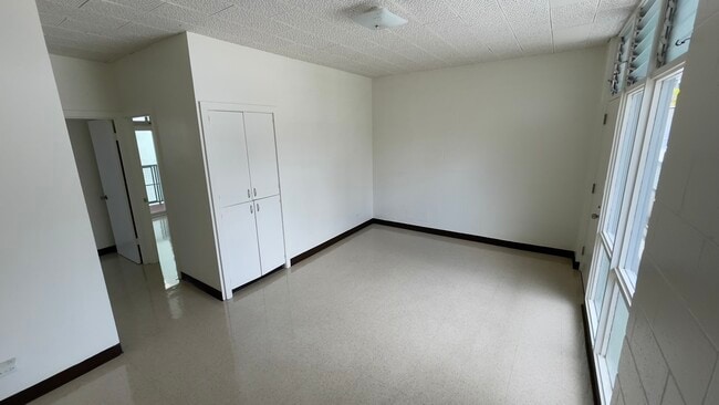 Building Photo - 516 Kamoku St