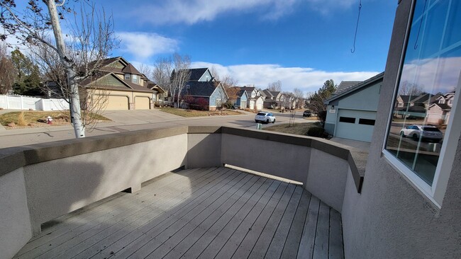 Building Photo - Beautiful Single Story Townhouse with Den & Attached 2-Car Garage