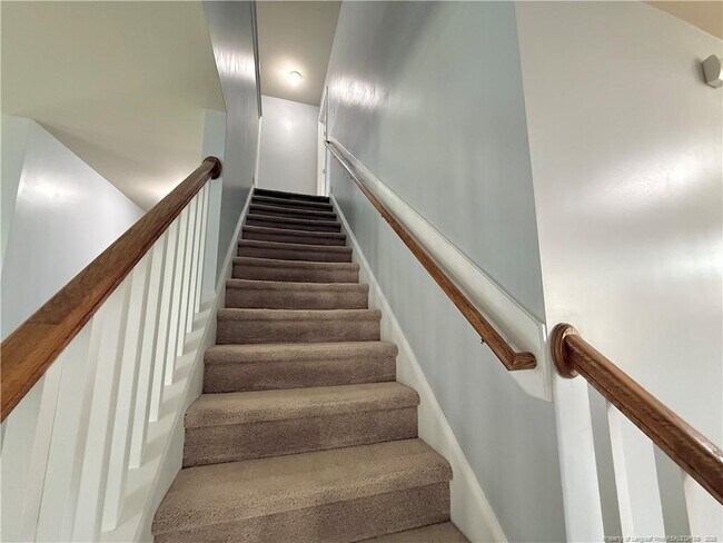 Building Photo - 260 Trenton Pl